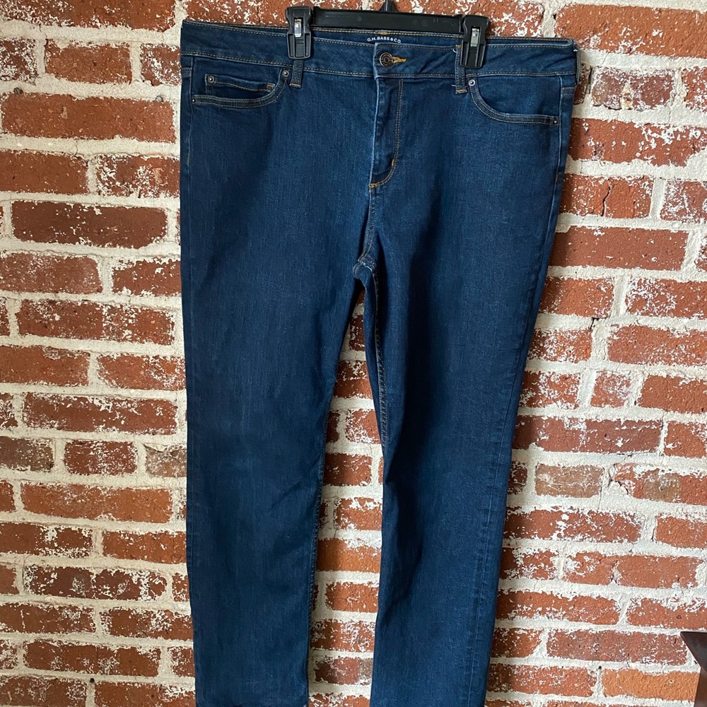 G.H. Bass Co. mid-rise, dark wash straight leg jeans - Picture 6 of 9